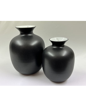 Satin Black Rialto Vase H25 by IVV