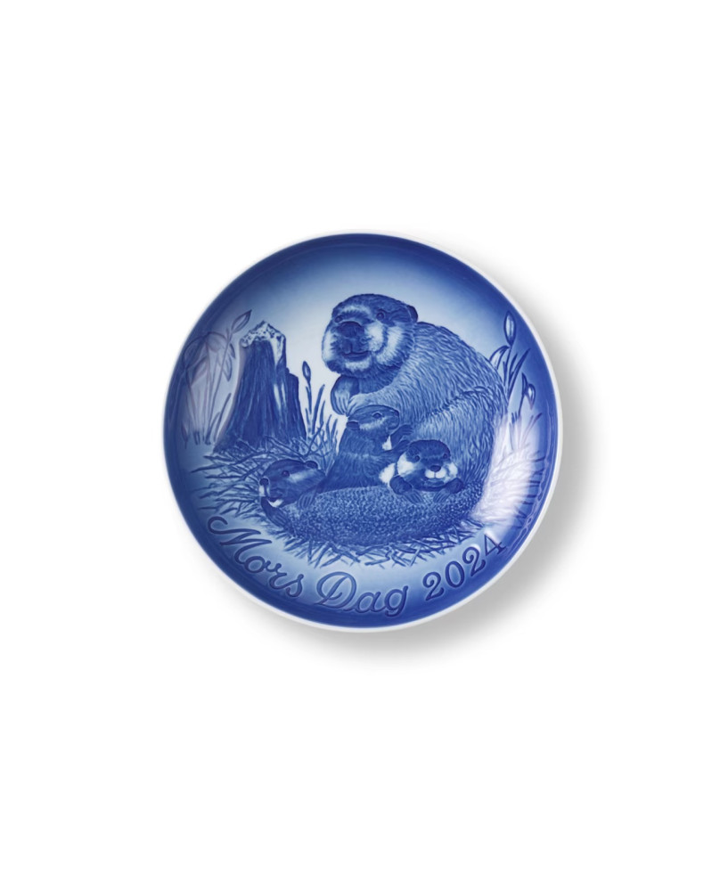 Mother Day Plate 2024 by Bing & Grondahl