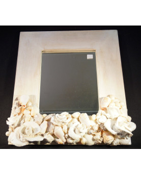 Mirror with roses in Papier Mache and shell 