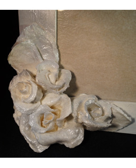 Cornice portafoto con Rose bianche in Cartapesta