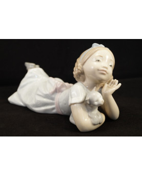 Child with kitty by Lladro