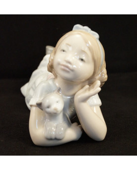 Child with kitty by Lladro
